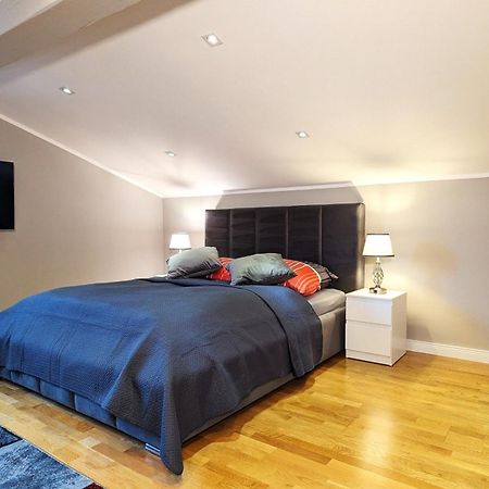 3 Rooms - Zimmervermietung Naehe Flughafen Ber - Gratis Wlan, Parken & Netflix 베를린 외부 사진