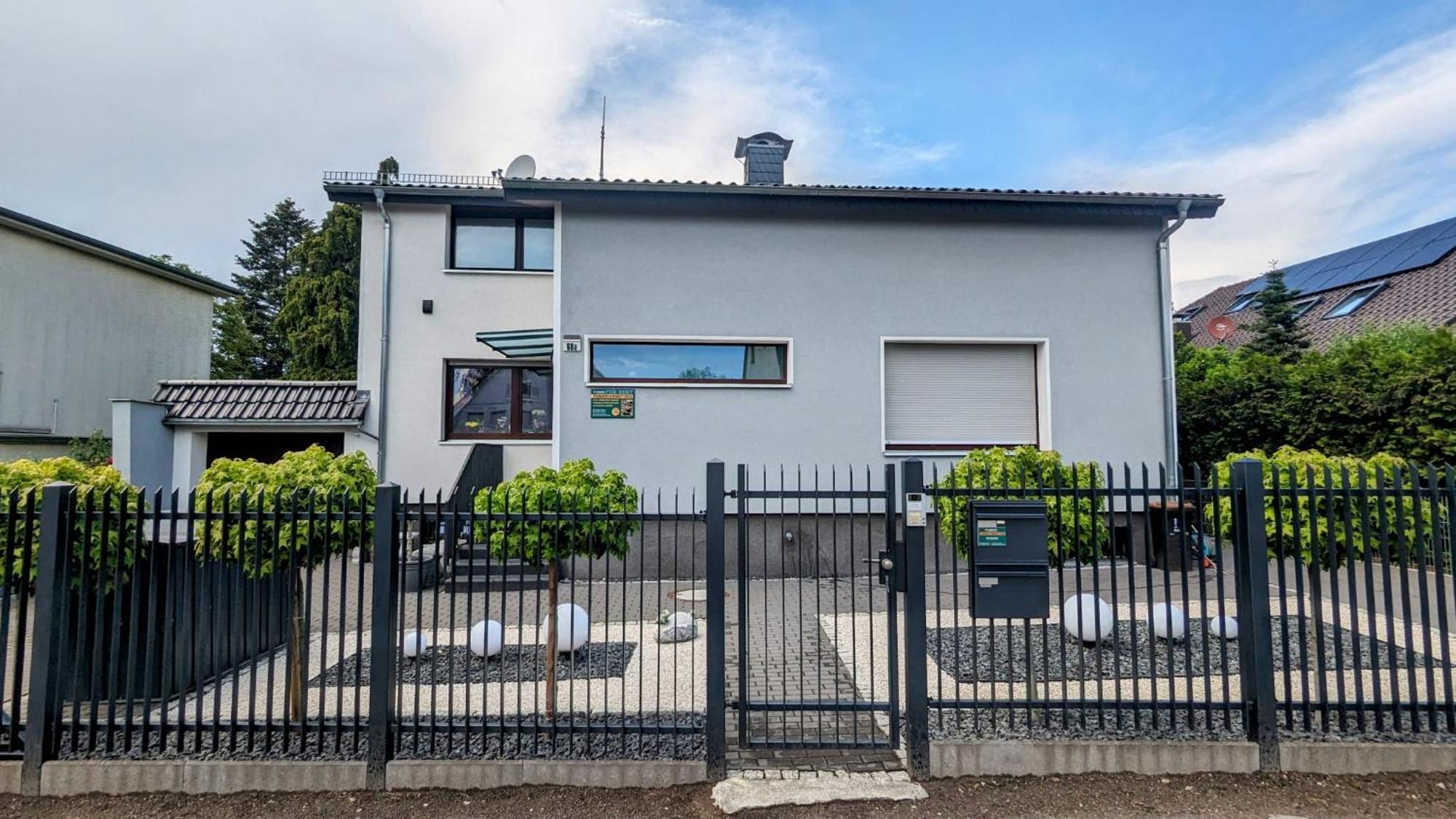 3 Rooms - Zimmervermietung Naehe Flughafen Ber - Gratis Wlan, Parken & Netflix 베를린 외부 사진